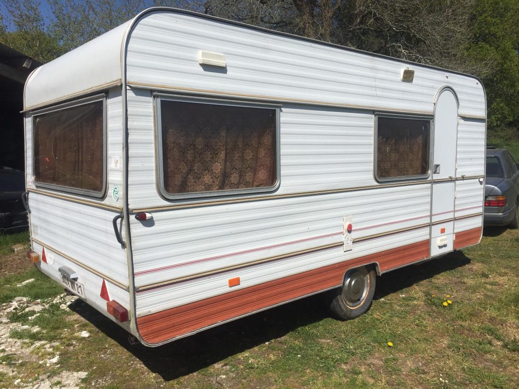 Caravane de seconde main destinée à la revente en Bretagne