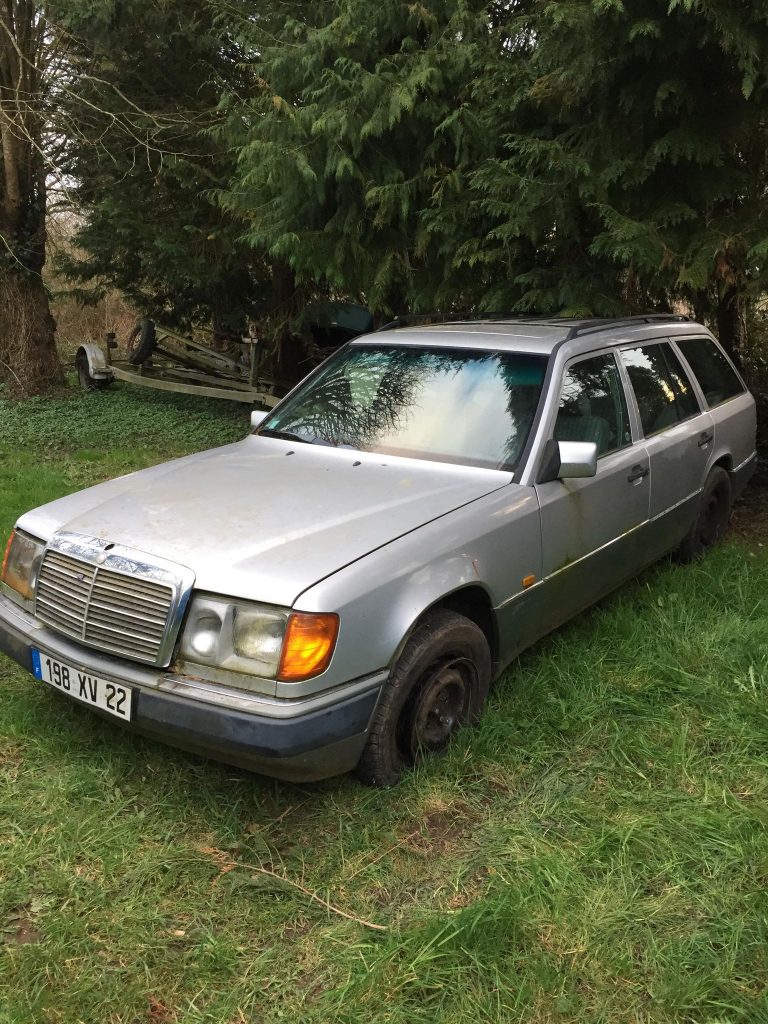 Voiture d'occasion pour pièce ou en l'état a coté de Pontivy